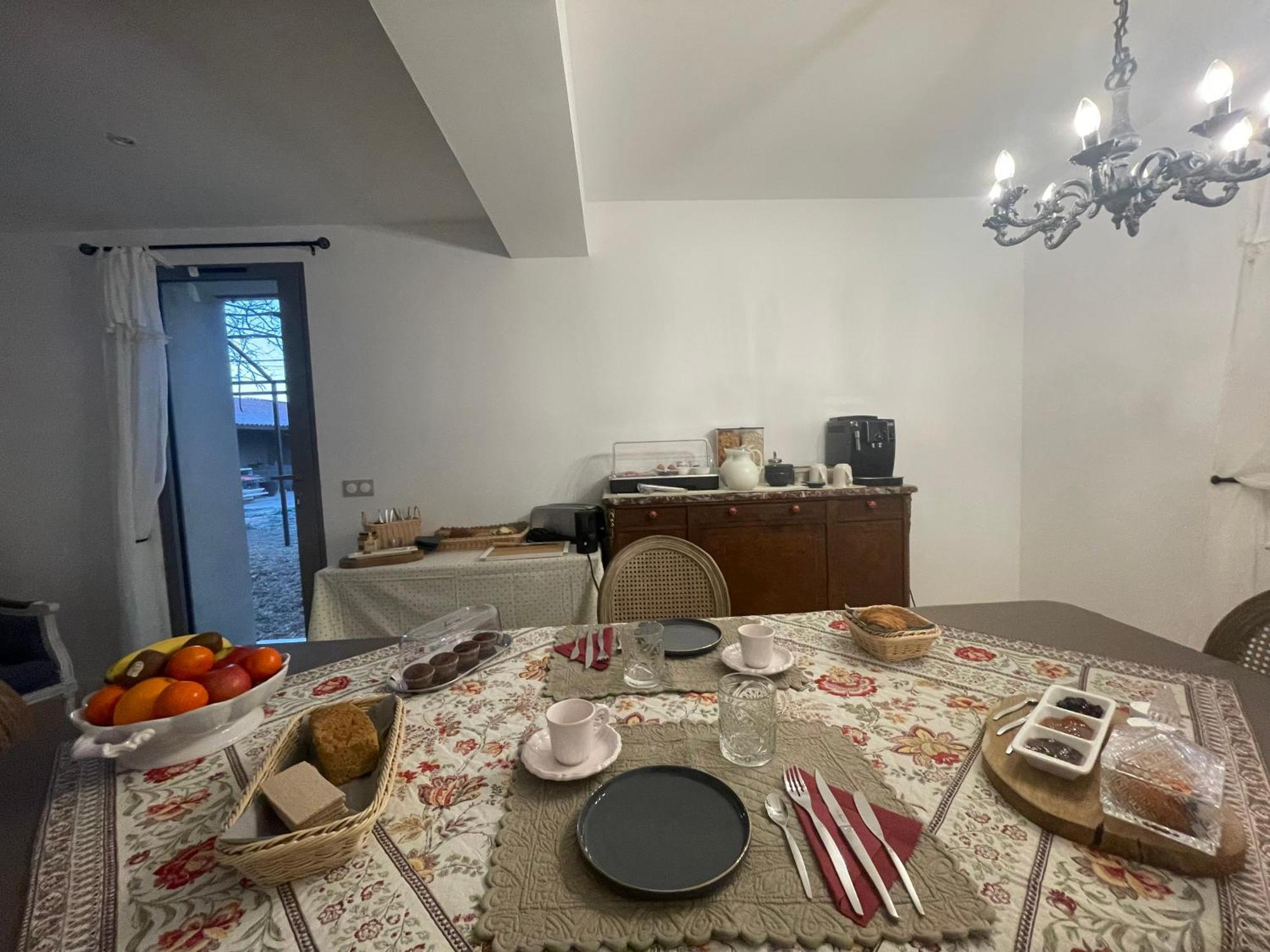 Hotel Les Mazets Du Pas à Gréoux-les-Bains Extérieur photo