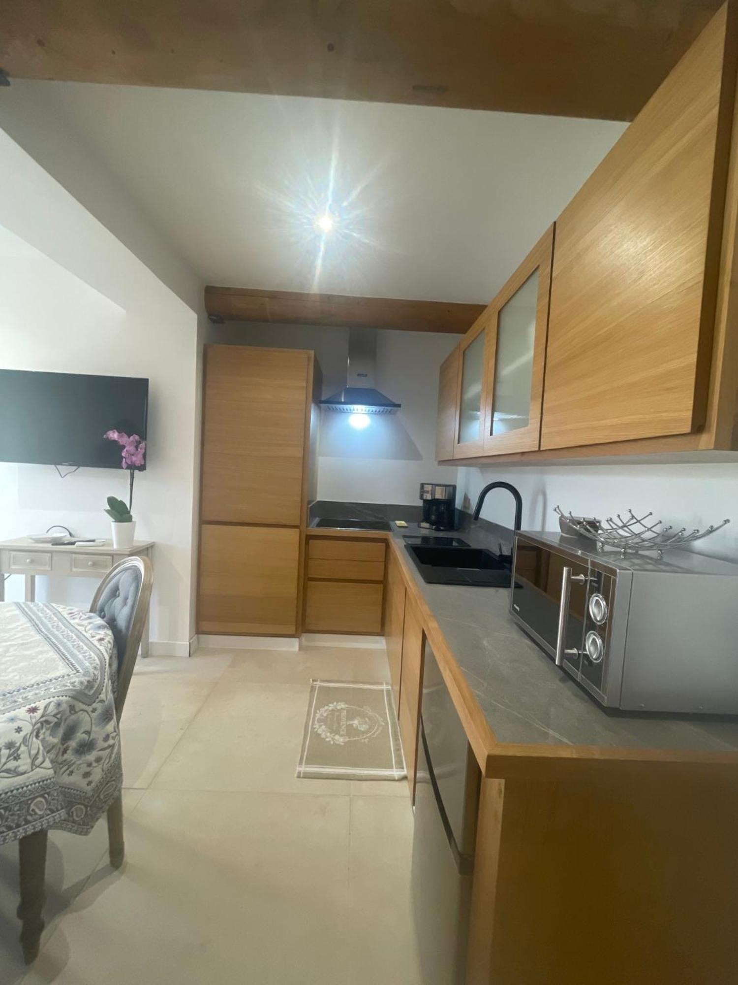 Hotel Les Mazets Du Pas à Gréoux-les-Bains Extérieur photo